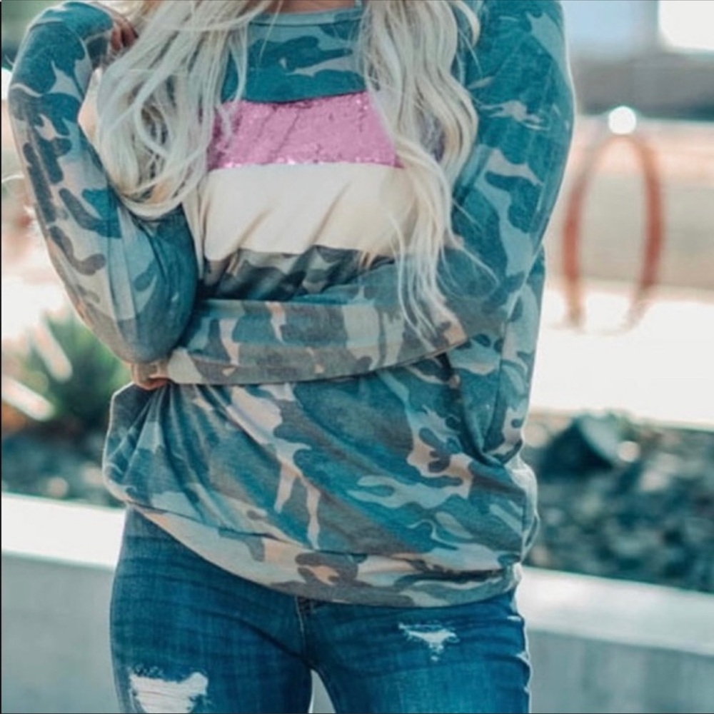 NWOT Backwoods Camouflage Pink Sequin Long Sleeve